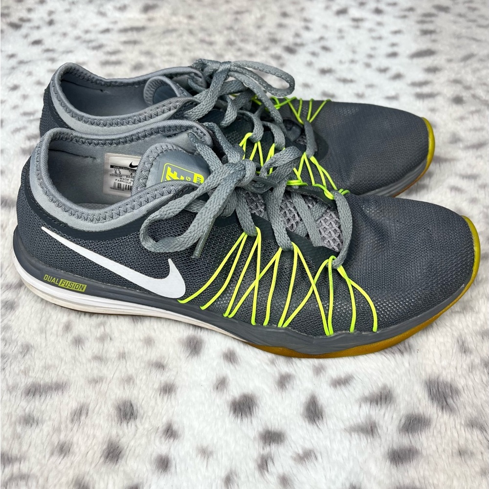 Womens Nike Dual Fusion TR Hit Shoe Size 6.5